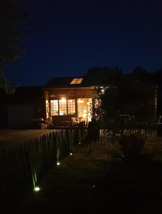 Camping La Petite Houmee Curzay-sur-Vonne Exterior foto